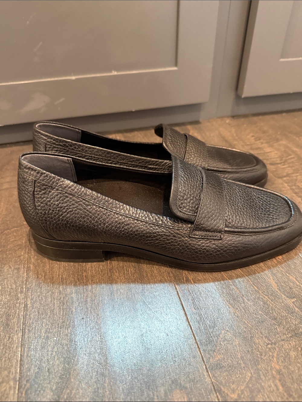 Vionic Black Pebbled Leather Slip-On Loafers - Picture 2 of 4